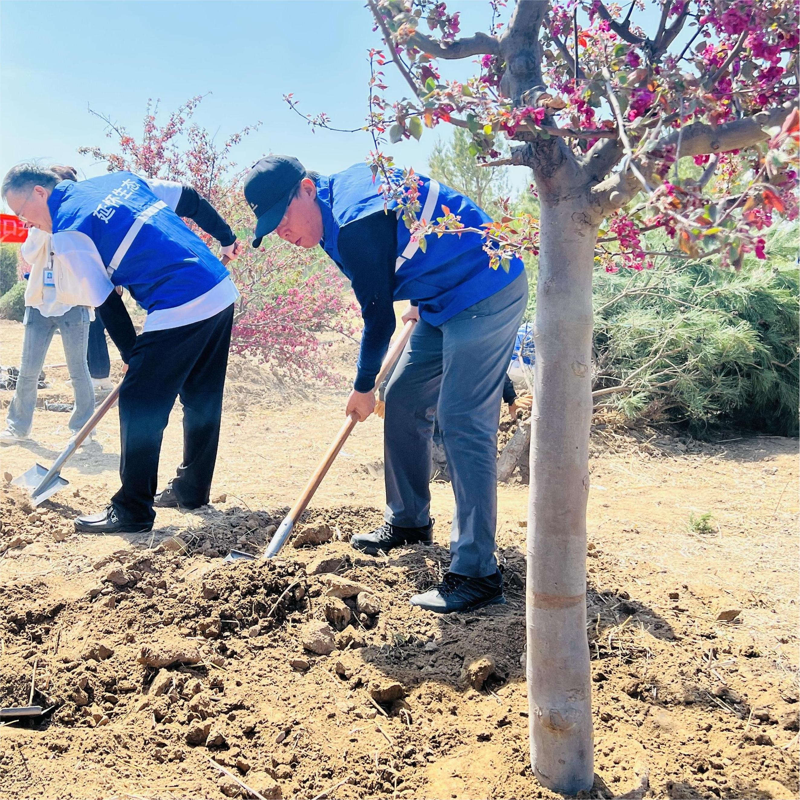 “保護(hù)北京母親河 共建首都水源地”義務(wù)植樹活動在懷來官廳水庫國家濕地公園舉行 “保護(hù)北京母親河 共建首都水源地”義務(wù)植樹活動在懷來官廳水庫國家濕地公園舉行