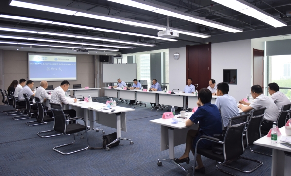 公司與國(guó)研智庫(kù)戰(zhàn)略合作簽約儀式在京舉行 公司與國(guó)研智庫(kù)戰(zhàn)略合作簽約儀式在京舉行
