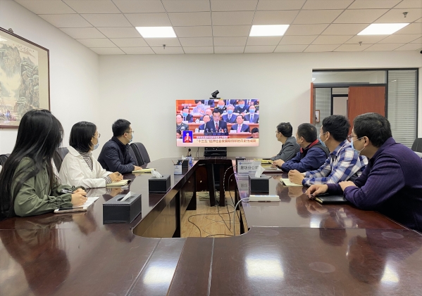 永定河投資公司組織收看第十三屆全國人大四次會議開幕式 永定河投資公司組織收看第十三屆全國人大四次會議開幕式