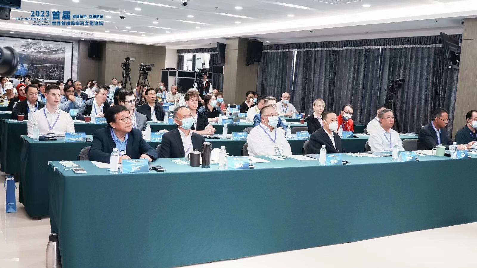 以高質量發(fā)展實際成效交出主題教育“成績單” 以高質量發(fā)展實際成效交出主題教育“成績單”