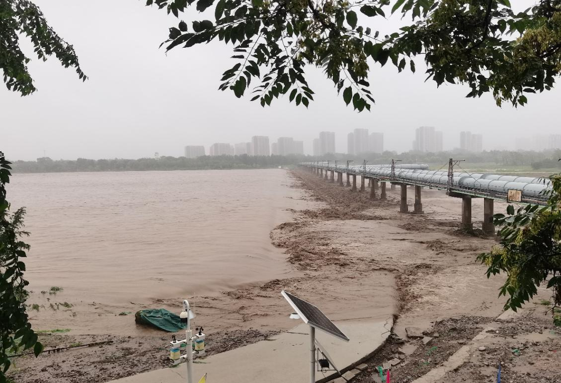 防汛一線(xiàn) | 北京分公司巡橋巡河保安全 堅(jiān)守災(zāi)害防御底線(xiàn) 防汛一線(xiàn) | 北京分公司巡橋巡河保安全 堅(jiān)守災(zāi)害防御底線(xiàn)