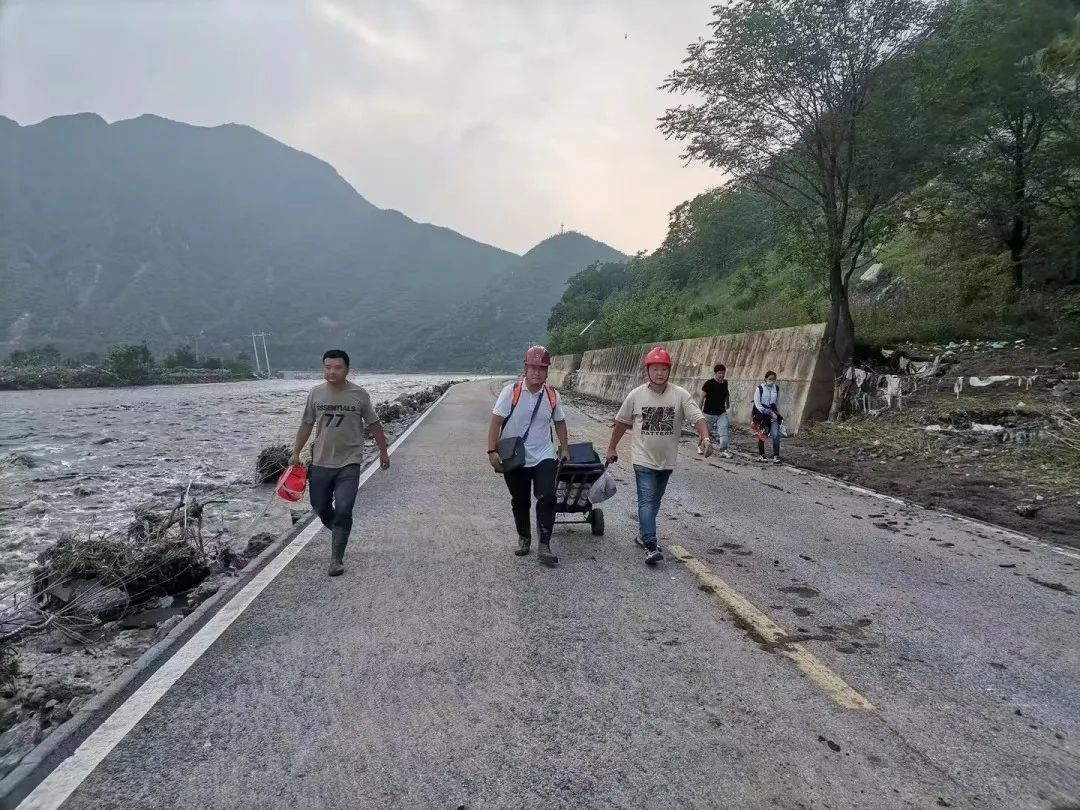 永定文苑 | 誰是最親愛的人 永定文苑 | 誰是最親愛的人