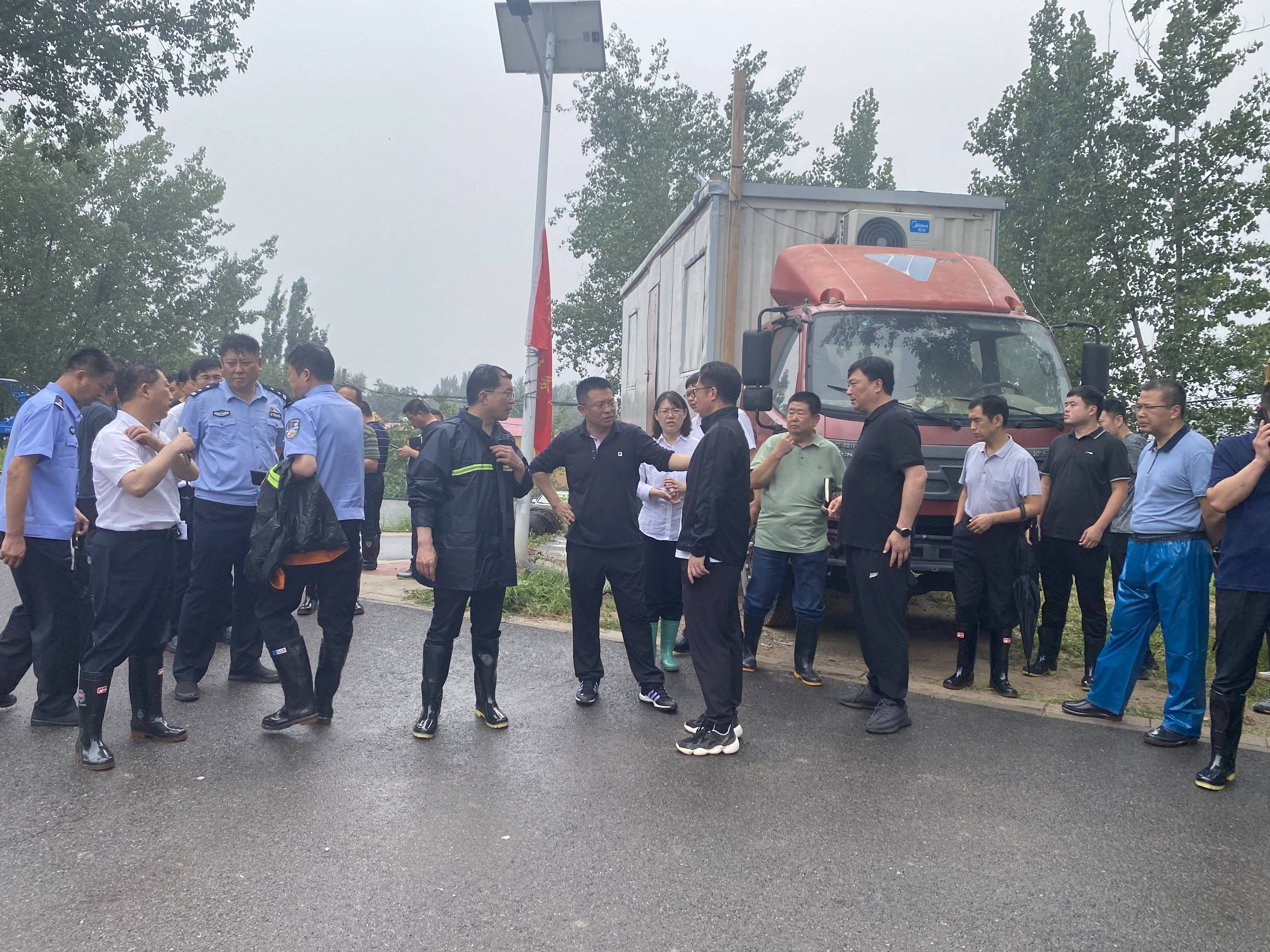 戰(zhàn)洪圖 | 政企同心 守護(hù)一方安瀾 戰(zhàn)洪圖 | 政企同心 守護(hù)一方安瀾