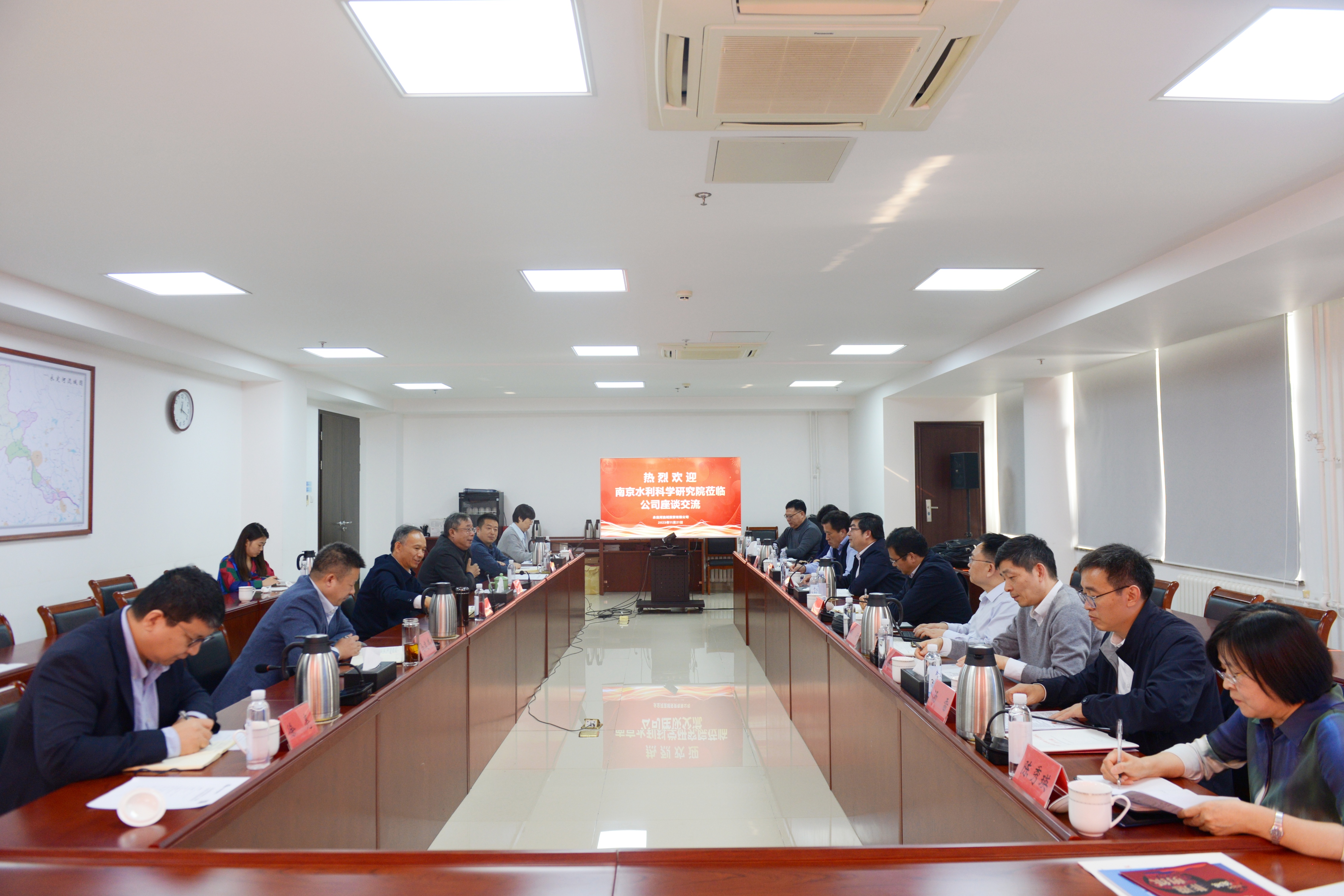 公司主要領(lǐng)導(dǎo)會見南京水利科學(xué)研究院院長戴濟群一行 公司主要領(lǐng)導(dǎo)會見南京水利科學(xué)研究院院長戴濟群一行