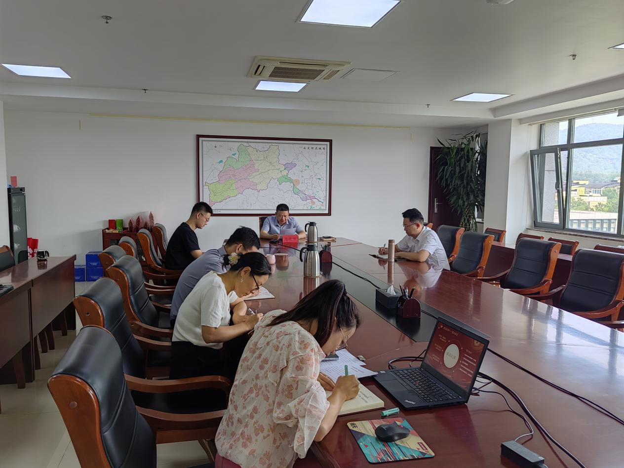 公司領(lǐng)導(dǎo)為張家口地區(qū)聯(lián)合黨支部和總部第一黨支部講授紀(jì)律黨課 公司領(lǐng)導(dǎo)為張家口地區(qū)聯(lián)合黨支部和總部第一黨支部講授紀(jì)律黨課