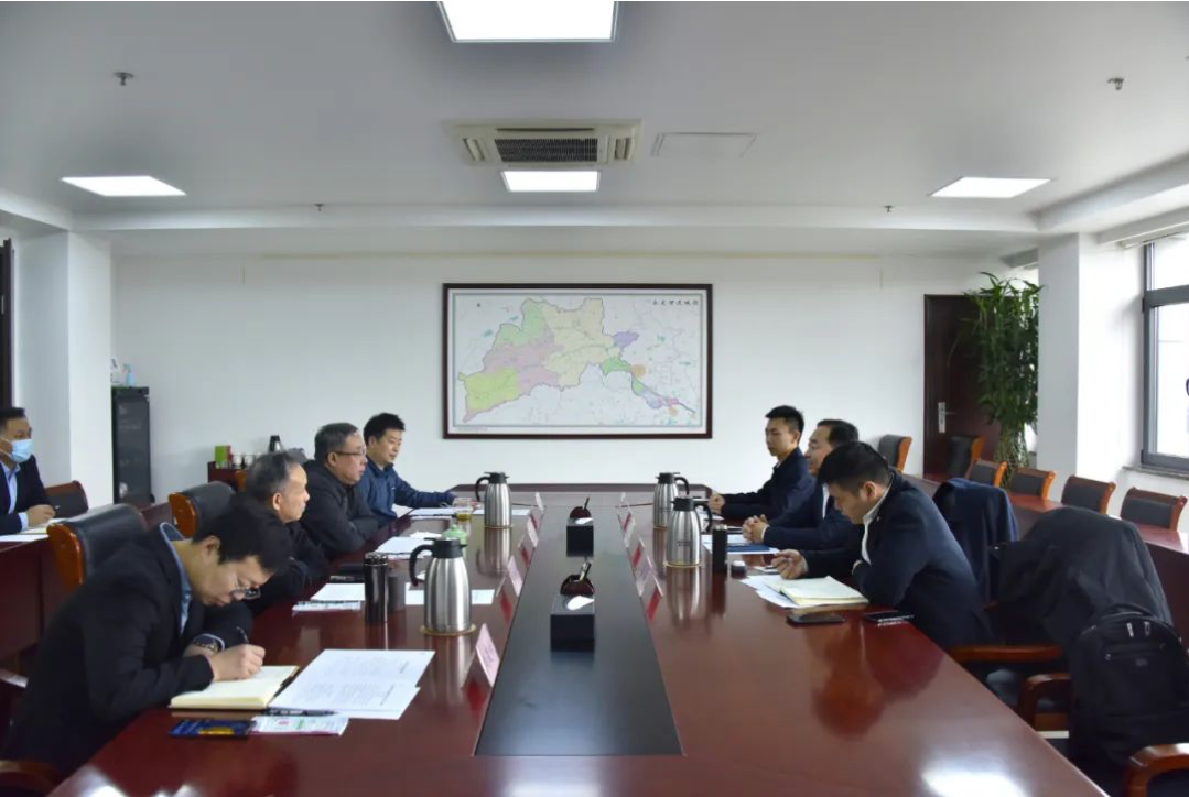 公司主要領導與國研智庫總裁張詩雨座談交流 公司主要領導與國研智庫總裁張詩雨座談交流
