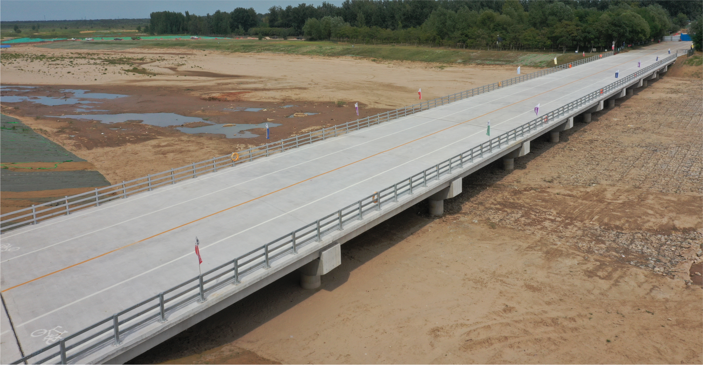 一座跨河橋 一片為民心 一座跨河橋 一片為民心